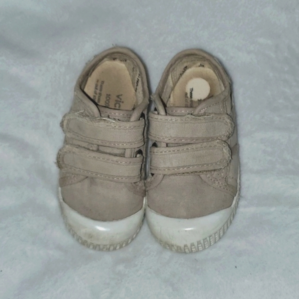 Victoria Double Hook and Loop Toddler Shoes Size EU 22 / US 6-6.5